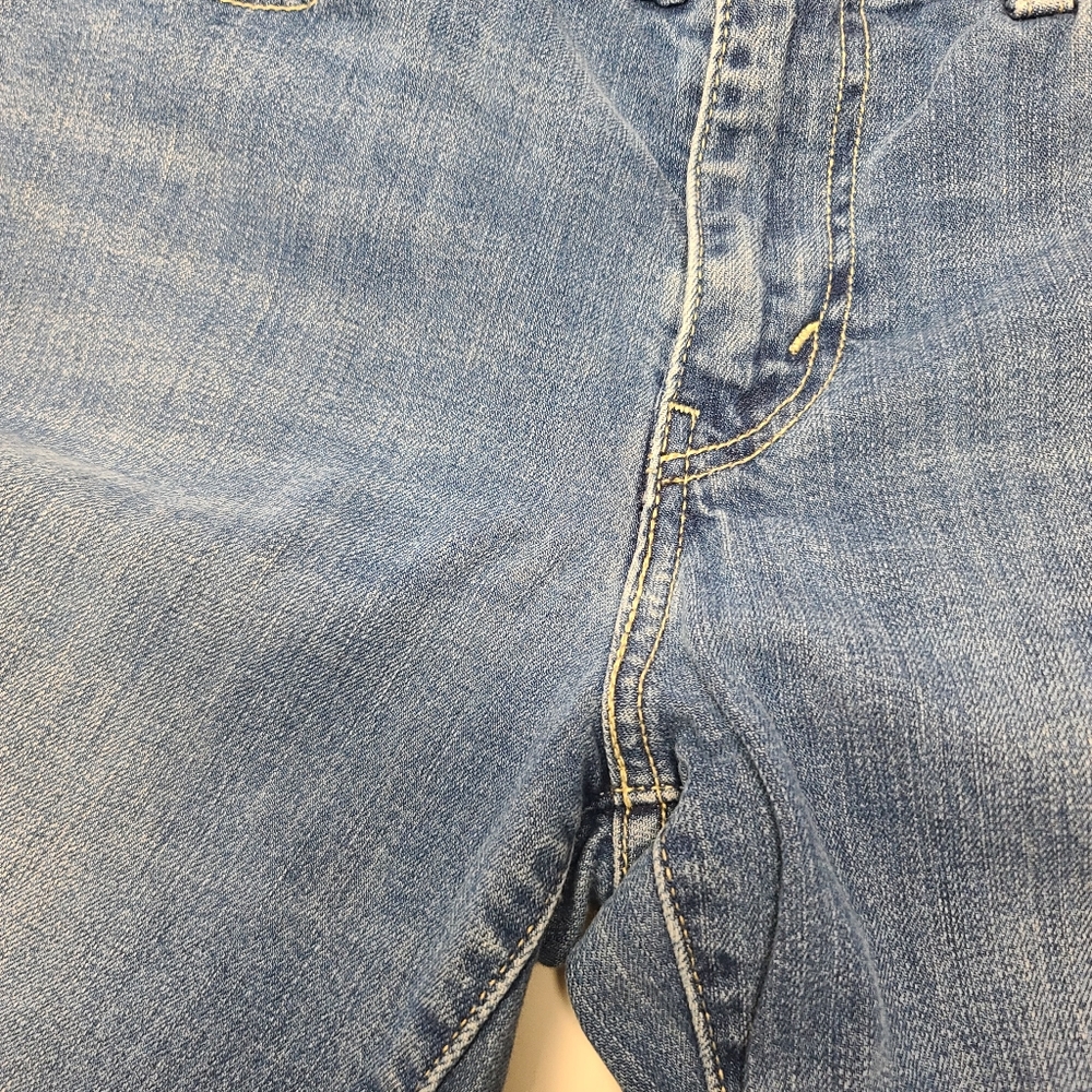 Levi's Women's Blue Jeans 414 Classic Straight - Picture 9 of 11